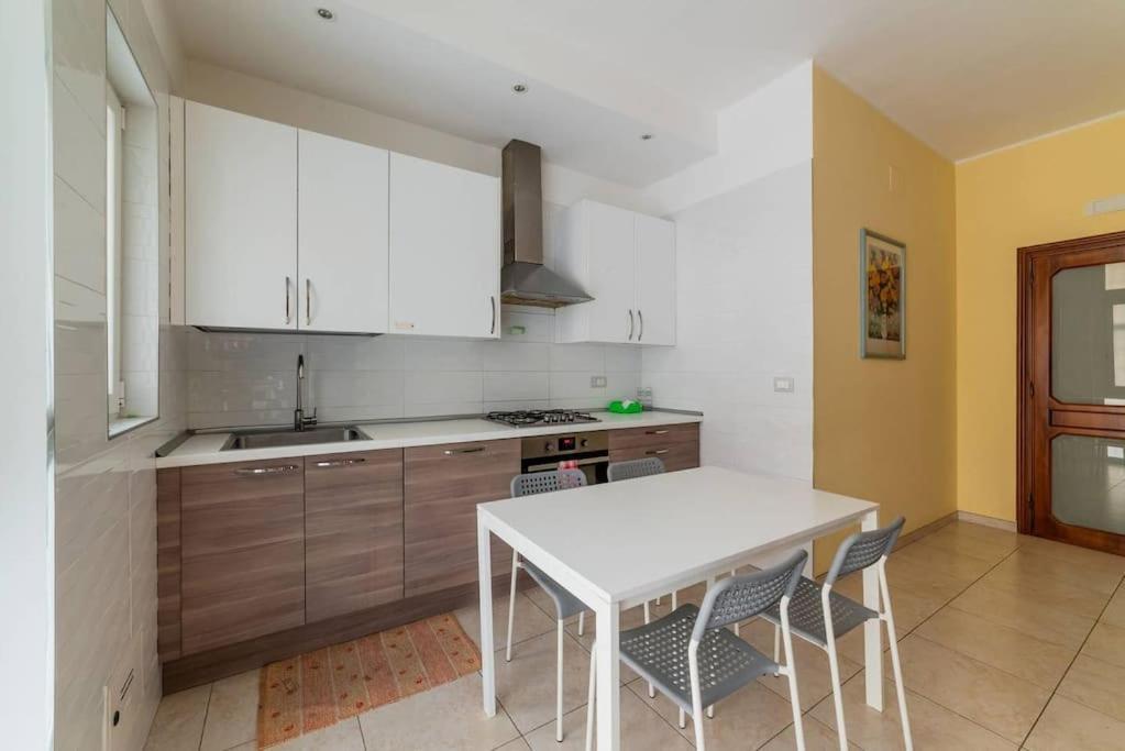 Arts House Apartment Bari Exterior photo